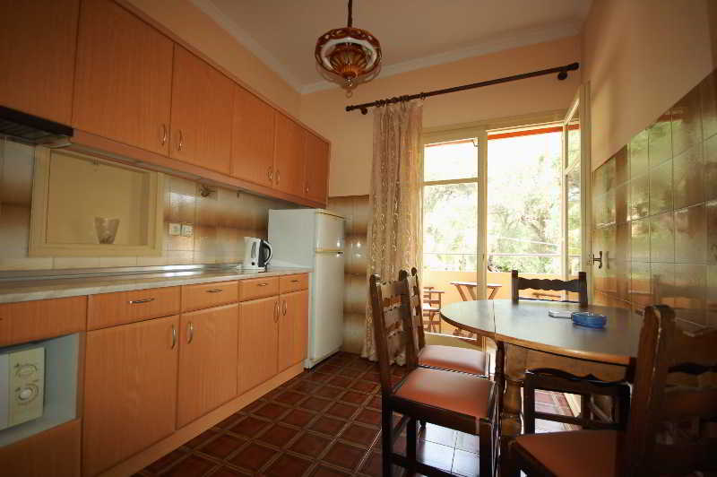 Dominoes  | Ipsos | Corfu | Greece 9