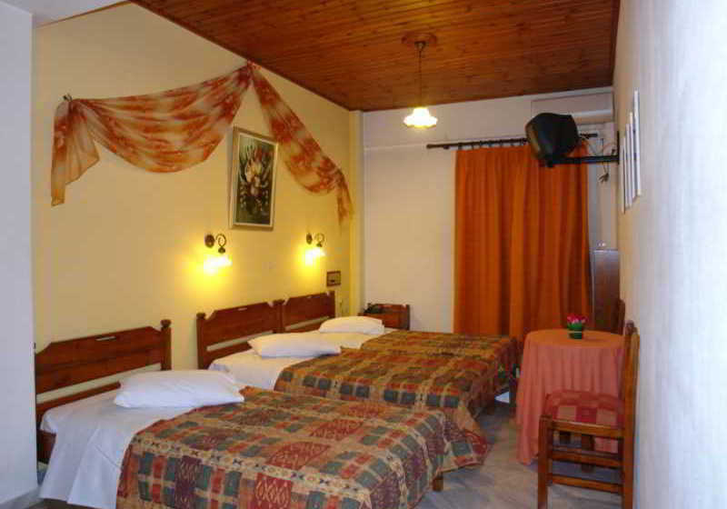Kouros Hotel Grecia Central