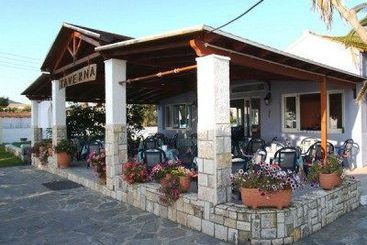 Hotel Margarita Beach  | Moraitika | Corfu | Greece 3