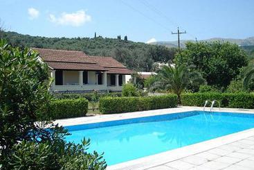 Lemon Tree Apartments  | Kassiopi | Corfu | Greece 1