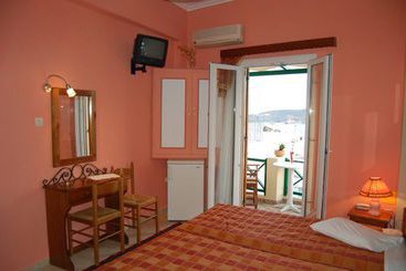 Hotel Pefkakia Park Rooms  | Ermoupolis - Siros Island | Cyclades | Greece 7