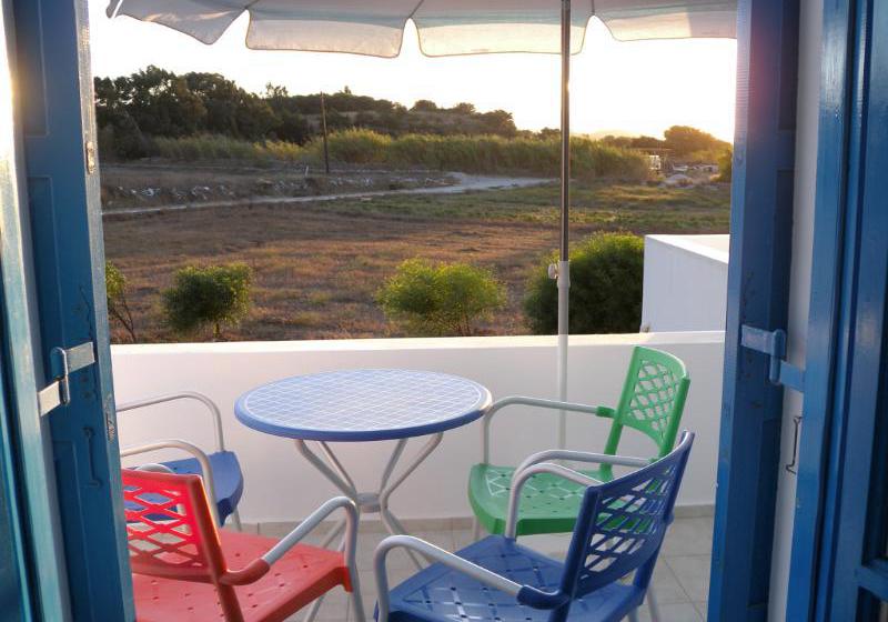 Theophili Pensión  | Milos | Cyclades | Greece 3