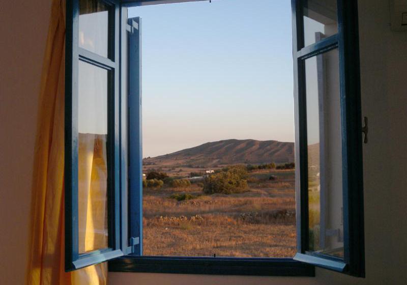 Theophili Pensión  | Milos | Cyclades | Greece 4