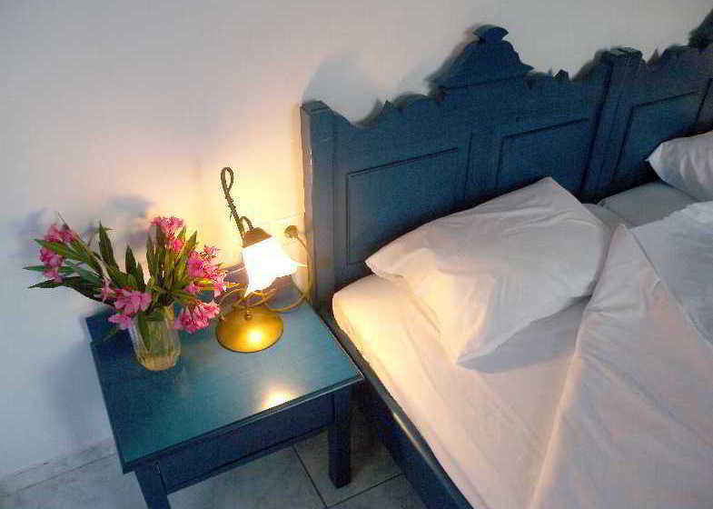 Theophili Pensión  | Milos | Cyclades | Greece 6