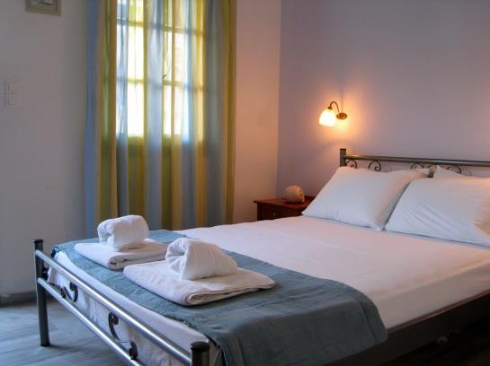 Drakos Twins  | Milopotas | Ios | Greece