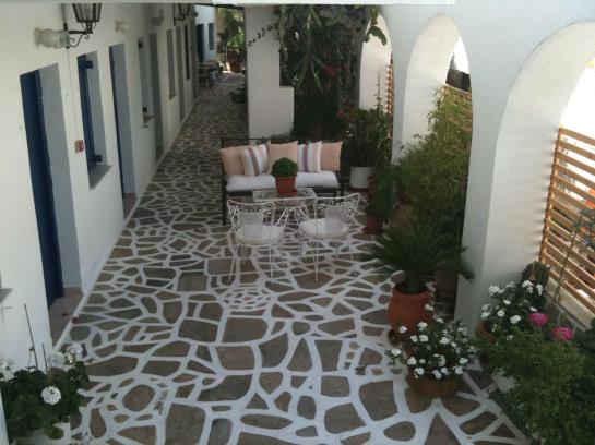 Drakos Twins  | Milopotas | Ios | Greece 2