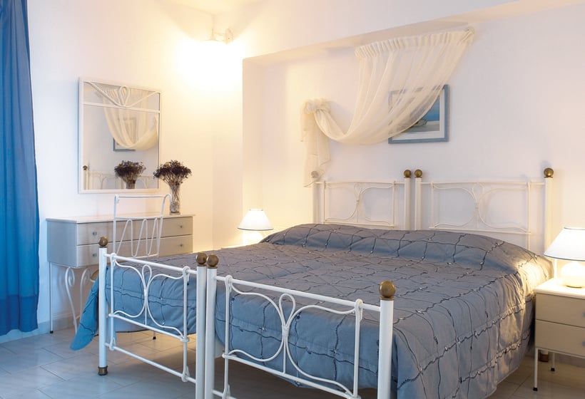 Vardia Bay Studios  | Folegandros | Cyclades | Greece 2