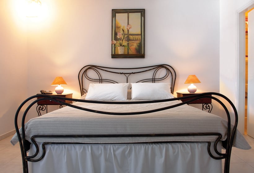 Vardia Bay Studios  | Folegandros | Cyclades | Greece 9