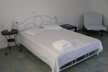 Kavalieros Apartments  | Milos | Cyclades | Greece 2