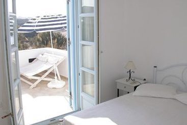 Kavalieros Apartments  | Milos | Cyclades | Greece 4