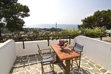 Karpathios Studios   | Pefkos | Rhodes | Greece 2