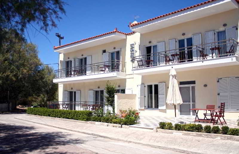 Hotel Arisvi  | Skala Kallonis | Lesbos | Greece 3