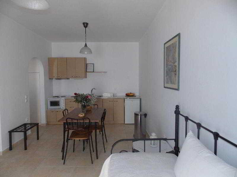 Verandes Tou Ouranou  | Agia Pelagia - Kythira Inseln | Attica | Griechenland 11