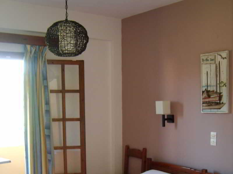 Hotel The Waves Studios Apartments  | Acharavi | Corfu | Greece 10