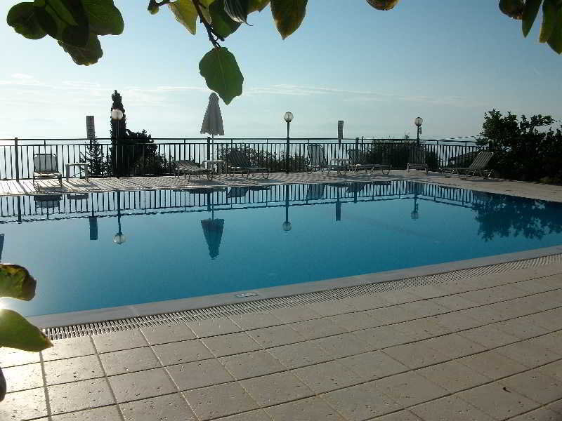 Aronis Apartments  | Benitses | Corfu | Greece 5