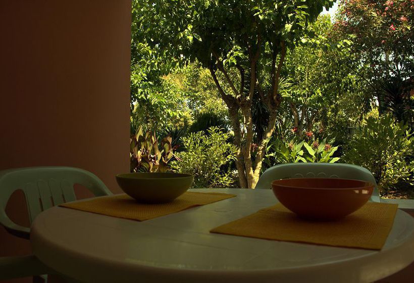 Nireas Studios & Apartments