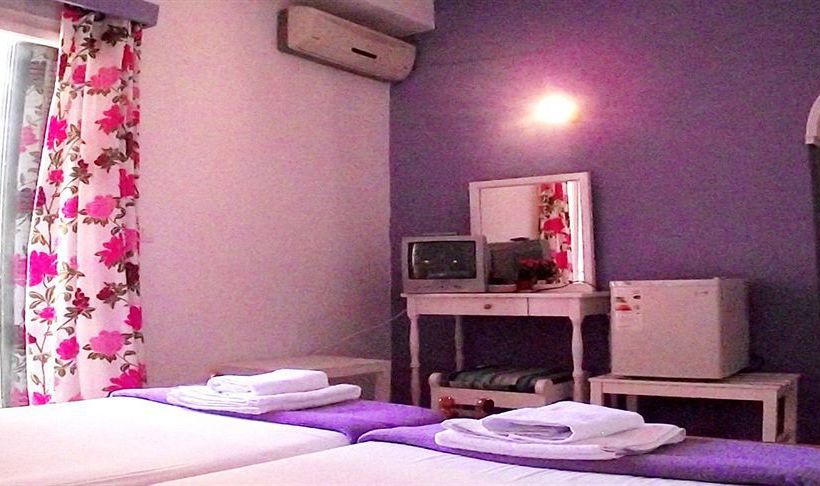 Avra Budget Beach Hotel  | Benitses | Corfu | Greece 1