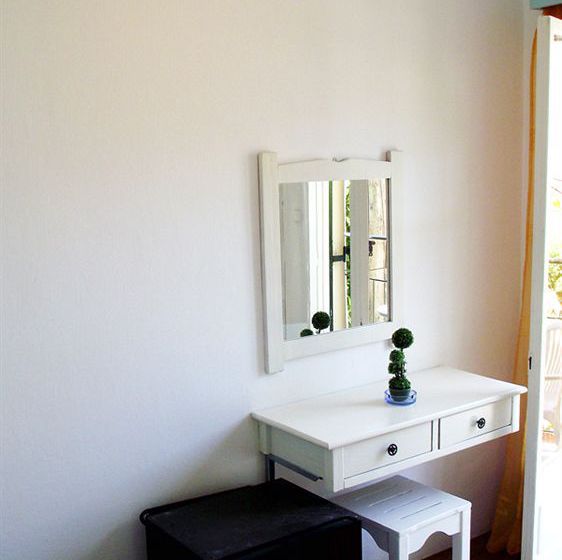 Avra Budget Beach Hotel  | Benitses | Corfu | Greece 10