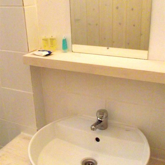 Avra Budget Beach Hotel  | Benitses | Corfu | Greece 4