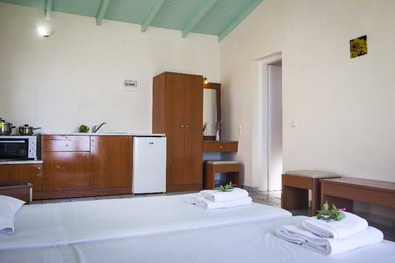 Hotel Lovides Village - Apartments  | Lourdata | Kefalonia | Greece 4