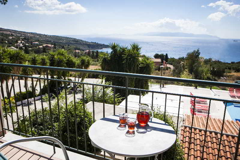 Hotel Lovides Village - Apartments  | Lourdata | Kefalonia | Greece 9