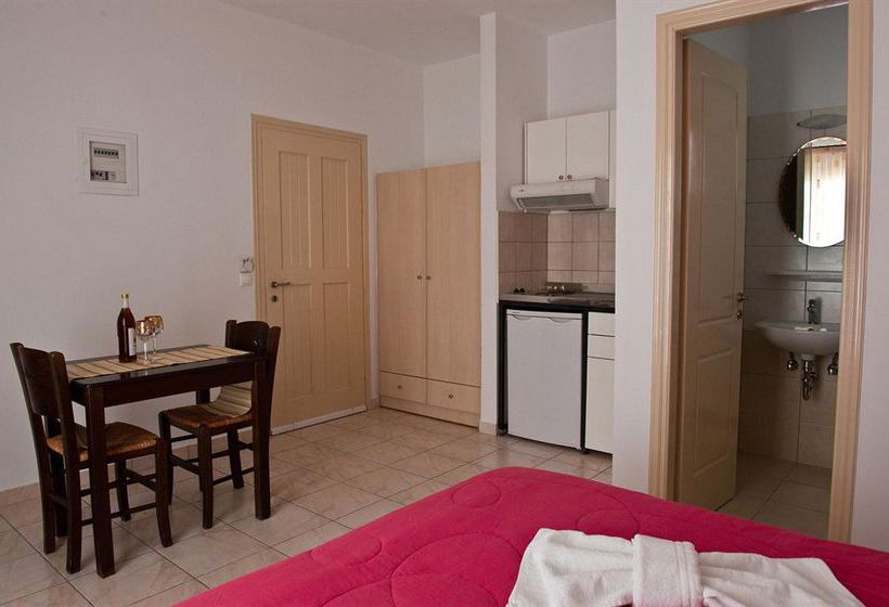 Zefyros Studios  | Naxos | Naxos Island | Greece 1