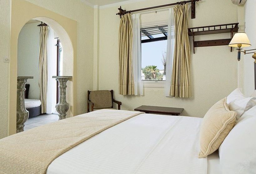 Hotel Contaratos Beach & Contaratos Bay  | Naousa | Cyclades | Greece 9