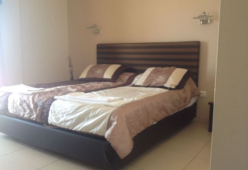 Hotel Plaza  | Aegina | Saronic Islands | Greece 3