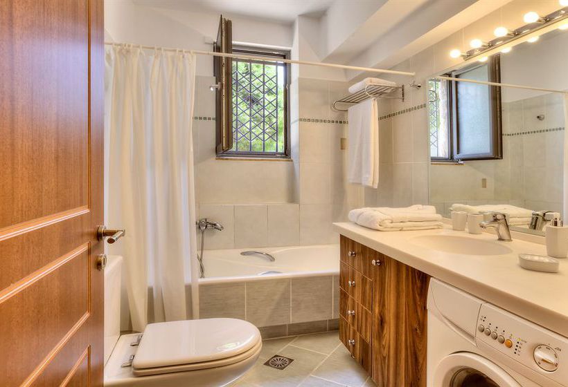 Marini Luxury Apartments & Suites  | Aegina | Saronic Islands | Greece 4