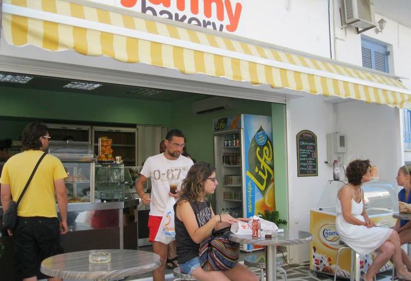 Very-kokkos Pension 2 Naxos