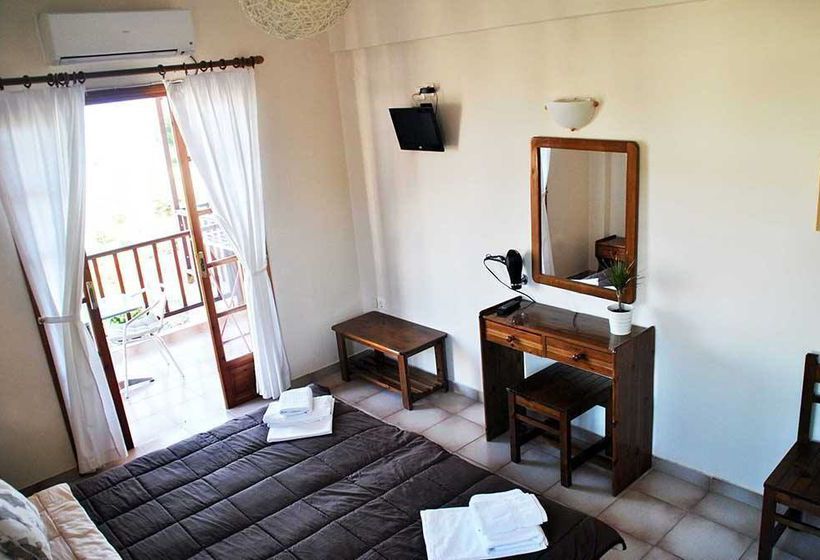 123 Soleil Studios  | Aegina | Saronic Islands | Greece 11