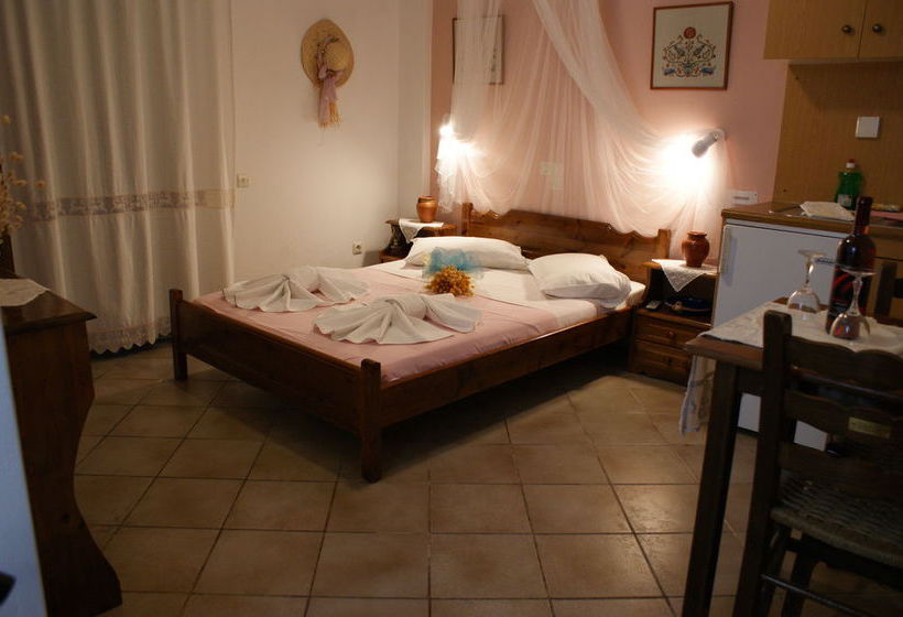 Skarmoutsos Studios  | Naxos | Naxos Island | Greece 3