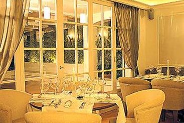 Hotel Plaza Vouliagmeni Strand  | Vouliagmeni | Attica | Greece 5