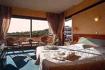 Hotel Plaza Vouliagmeni Strand  | Vouliagmeni | Attica | Greece 7