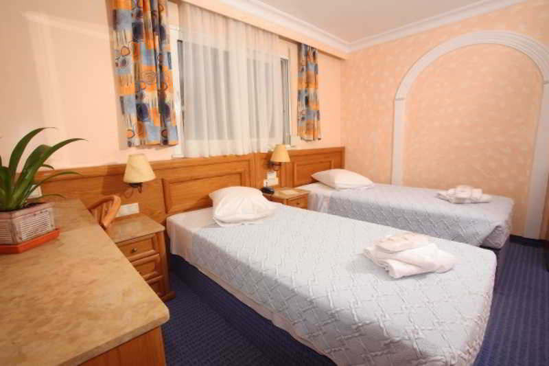 Hotel Noufara  | Piraeus | Attica | Greece 9