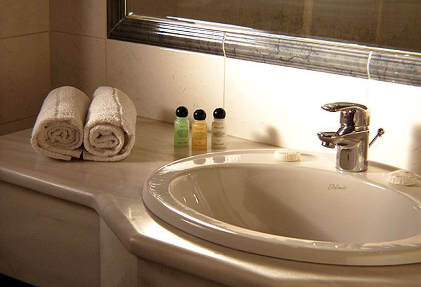 Hotel Savoy  | Piraeus | Attica | Greece 13