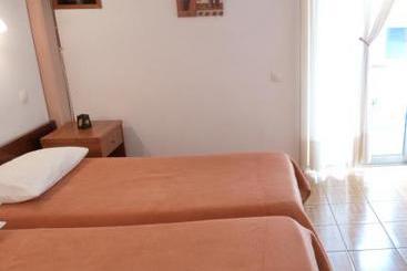 Hotel Zina  | Glyfada | Attica | Grécia 19