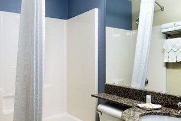 Microtel Inn & Suites Bath  | Bath | Nueva York | United States 3