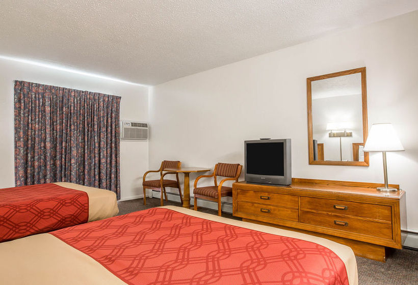 Hotel Econo Lodge  | Malone | Nueva York | United States 18