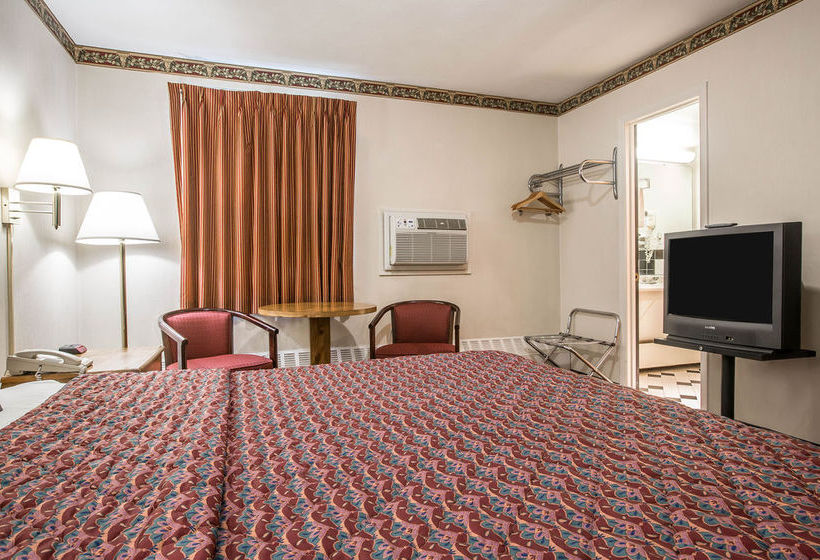 Hotel Econo Lodge  | Malone | Nueva York | United States 20