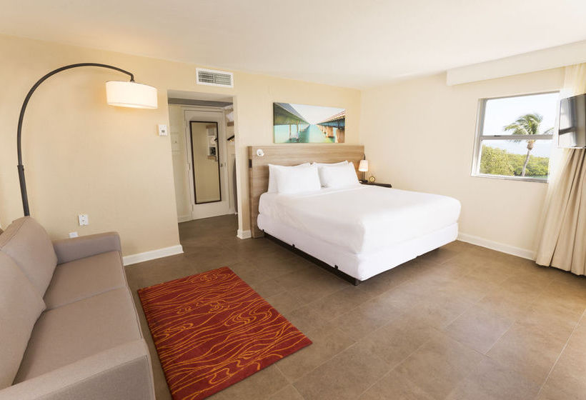 Pelican Cove Resort Hotel  | Islamorada | Florida | United States 9