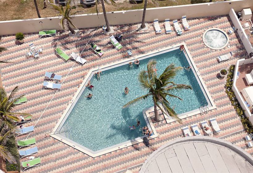 Radisson Suite Hotel Oceanfront 