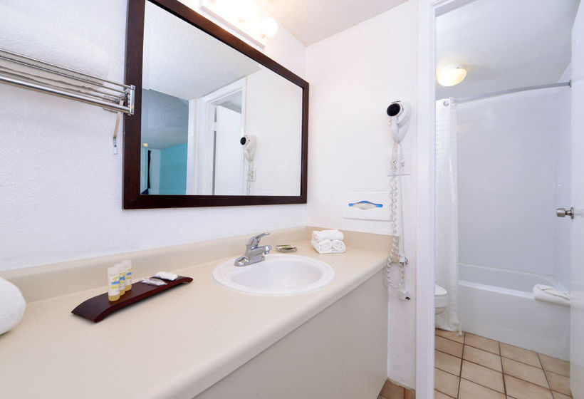 Hotel Travelodge Clearwater Central  | Clearwater | Florida | United States 16