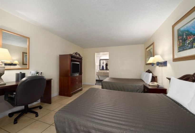 Hotel Travelodge Clearwater Central  | Clearwater | Florida | United States 4