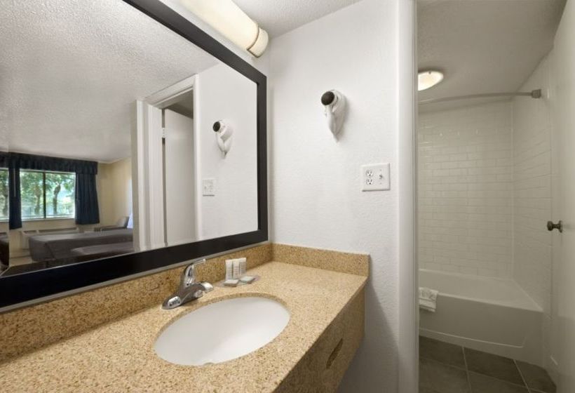 Hotel Travelodge Clearwater Central  | Clearwater | Florida | United States 5