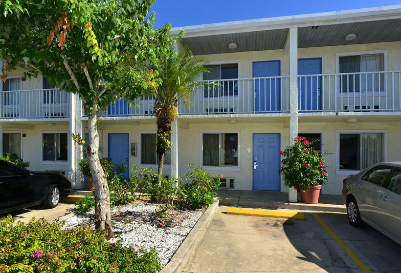 Hotel Econo Lodge  | Bradenton | Florida | United States 12