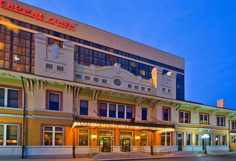 Crowne Plaza Pensacola Grand Hotel 