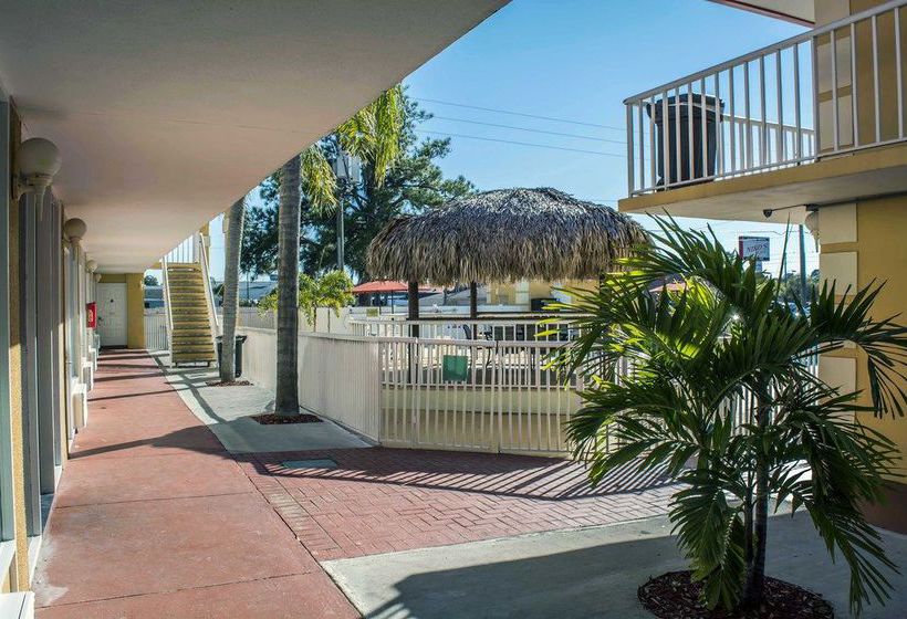 Hotel Econo Lodge Inn & Suites New Port Richey  | New Port Richey | Florida | United States 19