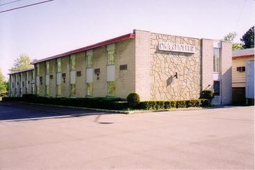 Hotel Chanticleer Motor Lodge 
