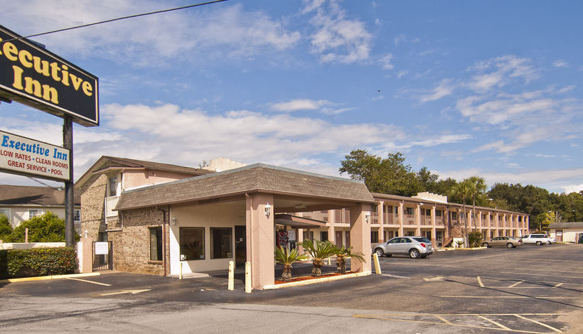 Hotel Executive Inn Pensacola